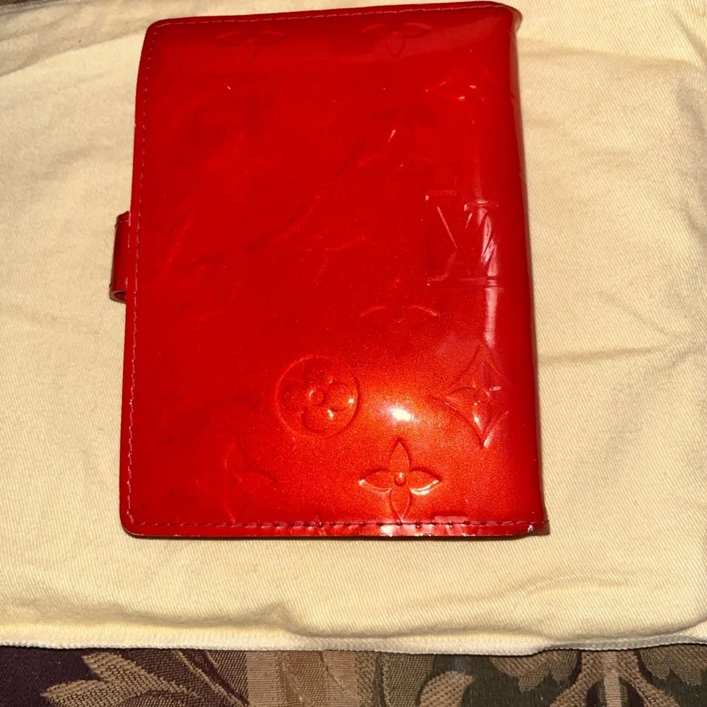 Authentic Louis Vuitton Red Patent Leather Card & Agenda Notes Holder, dust bag - Picture 3 of 14